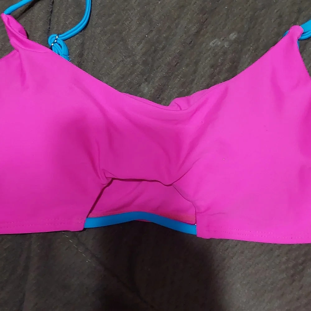 Bikini - Picture 4 of 7